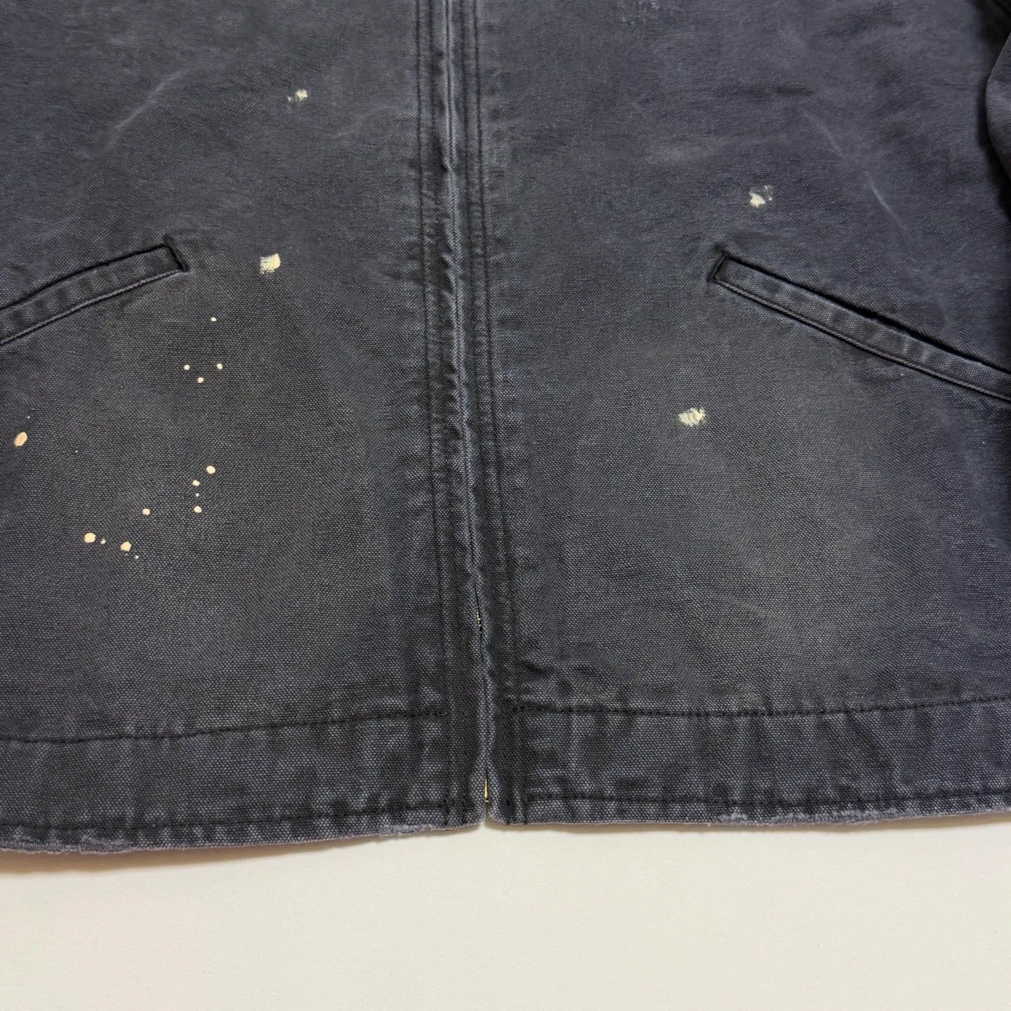 SAINT Mxxxxxx DETROIT JACKET/DRUG/BLK Detroit Workwear Washed and Distressed Jacket Washed Black S-XL A super heavy-duty Detroit jacket. It took more than 3 months to develop. All details. No detail. Complete reproduction and restoration. Customized washed and faded Assute canvas fabric. Rewashed the watermark to make the bones irregular and white. MX6 LOGO buttons, molded custom placket with LOGO zipper, no special shape zipper on chest